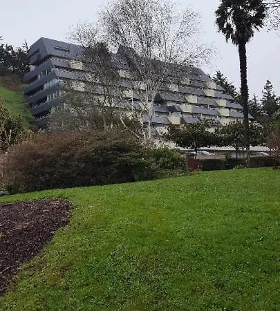 Calme Avec Terrasse Vue 아파트 *